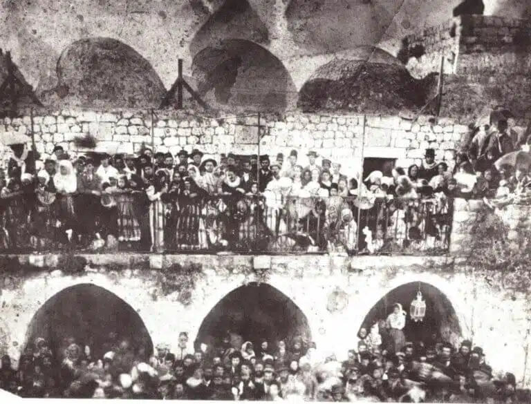 احتفالات جبل ميرون عام 1890.