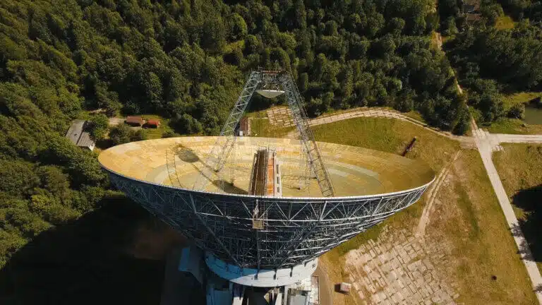 טלסקופ רדיו ענק. המחשה: depositphotos.com