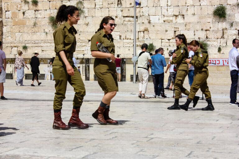 Soldiers patrolling the Western Wall, May 21, 2018. Illustration: depositphotos.com Illustration: depositphotos.com