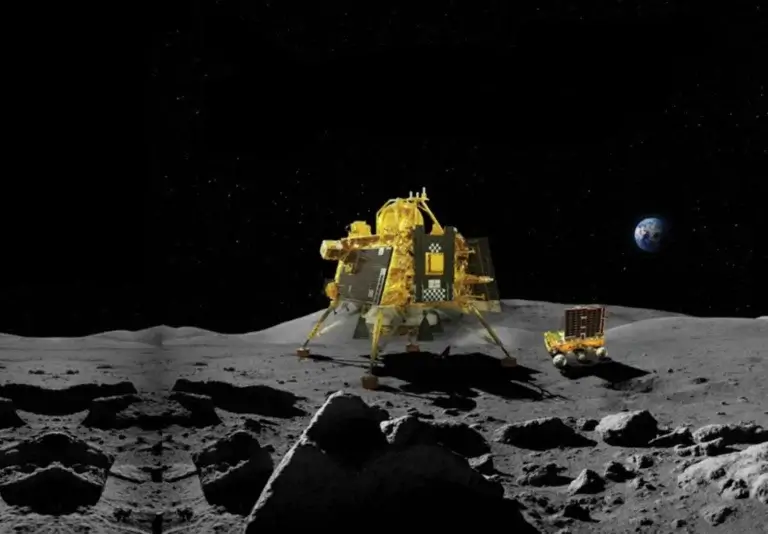 Simulation of the landing of the Chandrayaan 3 spacecraft on the moon. Image: ISRO