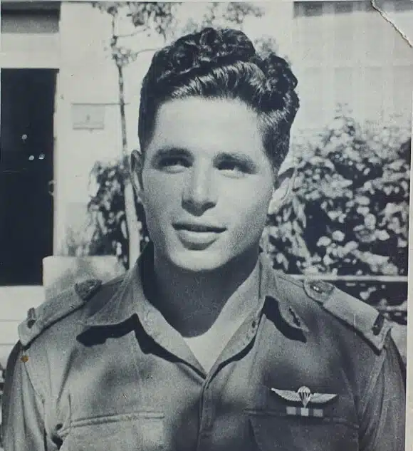 Chemistry in the middle of the war. Alexander Wahlberg at the end of the officers' course, 1956 | Photo courtesy of the Wahlberg family