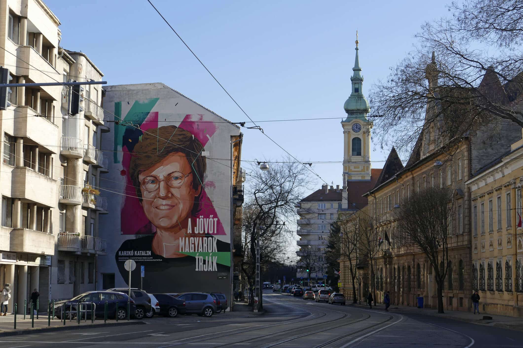 A billboard in Budapest indicating the contribution of Nobel laureate Kathleen Curico in the field of mRNA.