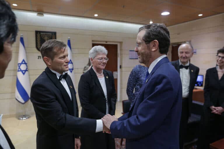 From the left, Prof. Franz Krause, and Prof. Anne L'Ollier during the ceremony of receiving the Wolf Prize from the President of Israel Yitzhak Herzog. Photo courtesy of the Wolf Foundation