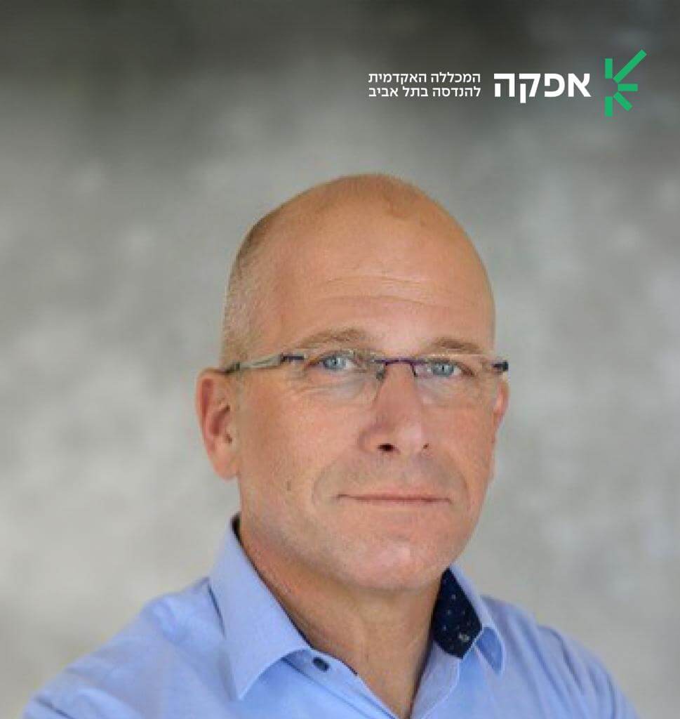 Dr. Ido Entavi, head of the master's degree program in systems engineering at Afka, the Academic College of Engineering in Tel Aviv. Photo: David Perathi.