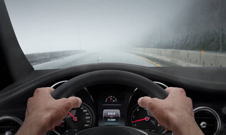 "Steam" on the car windshield. Illustration: depositphotos.com