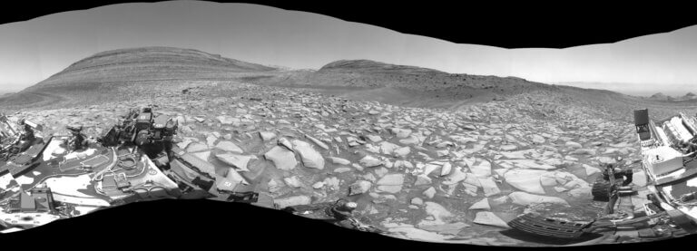 After reaching the Gediz Vallis basin, Curiosity captured this panoramic image using one of its black-and-white navigation cameras on February 3. Credit: NASA/JPL-Caltech