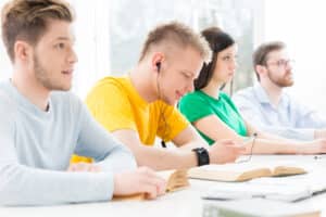 Studying while listening to music. Illustration: depositphotos.com