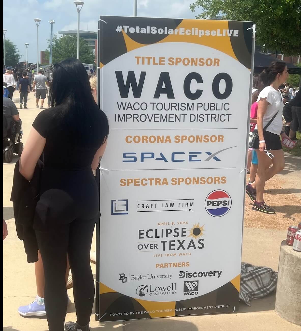 The solar eclipse sponsorship sign in Waco. Photo: Avi Blizovsky