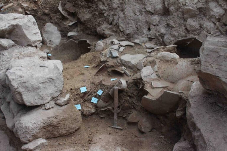 אתר חפירות בעיר דוד שניכרים בו סימני רעידת האדמה שהתרחשה בשנת 750 לפני הספירה (תצלום: יוהנה רגב)
