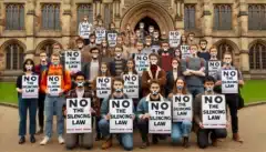 מחאה נגד חוק ההשתקה. התמונה הופקה באמצעות תוכנת DALEE ואינה מהווה תמונה מדעית