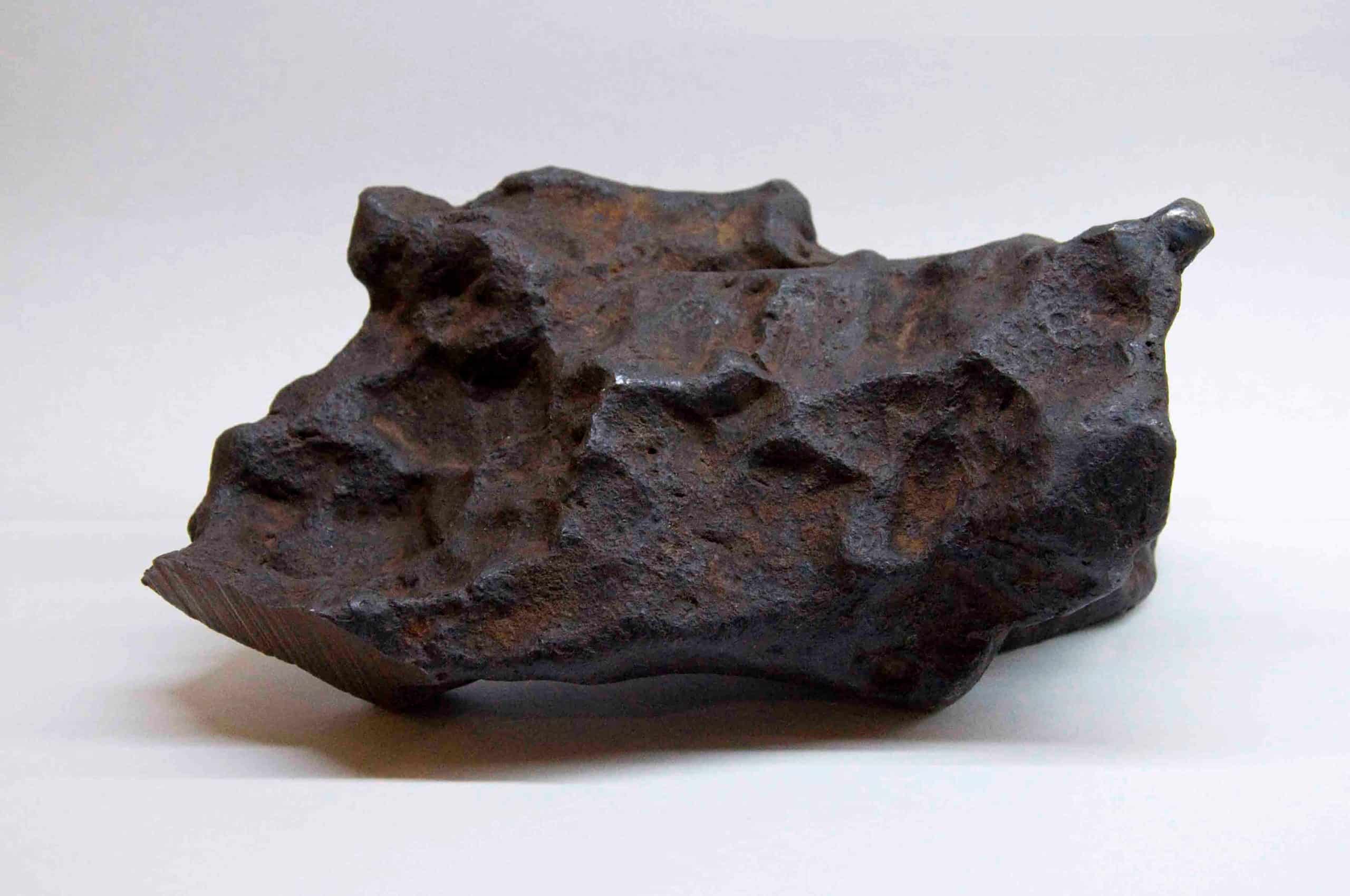 מטאוריט ברזל. קרדיט: UCLA Meteorite Gallery