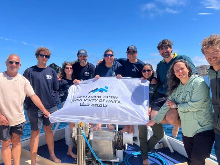 צוות המחקר של אוניברסיטת חיפה באיי הגלפגוס. צילום יחצ, אוניברסיטת חיפה