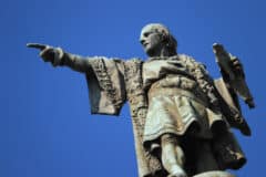 تمثال كريستوفر كولومبوس في برشلونة بإسبانيا. الرسم التوضيحي: موقع Depositphotos.com
