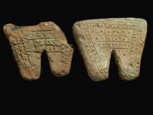 أداة لصنع البخور. ربما يكون مرتبطًا بالطقوس الطقسية التي جرت في الموقع. تصوير إميل الجم، سلطة الآثار الإسرائيلية.