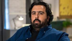 One possibility is that the chin was intended as a decoration in the style of peacock feathers, especially when accompanied by a beard in men. Roni Cuban. Photo: Israel Broadcasting Corporation