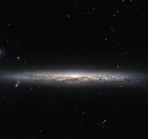 تخطف مجرة ​​NGC 3507 الحلزونية الجميلة في كوكبة الأسد الأضواء، بينما لا تزال مجرتها المرافقة خارج نطاق التركيز في هذه الصورة المذهلة التي التقطها تلسكوب هابل الفضائي. حقوق الصورة: وكالة الفضاء الأوروبية/هابل وناسا، د. ثيلكر