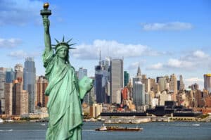 New York City's waterfront. The city is sinking at a rate of 5 mm per year. Combined with rising sea levels, the risk increases. Illustration: depositphotos.com
