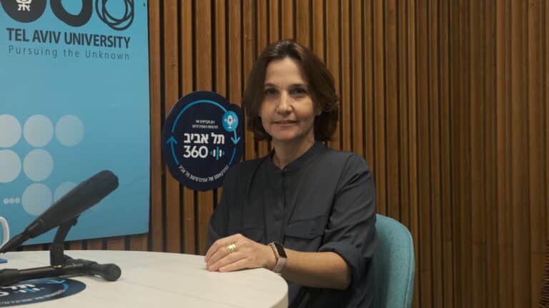 البروفيسورة هيلا ماي في بودكاست تل أبيب 360. الصورة: المتحدث باسم جامعة تل أبيب.