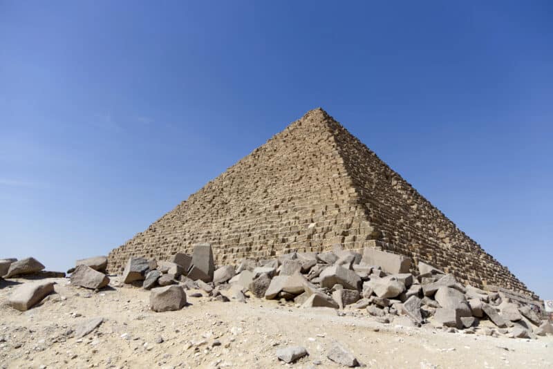 פירמידת מנקורה (Menkaure) בגיזה. . <a href="https://depositphotos.com. ">המחשה: depositphotos.com</a>