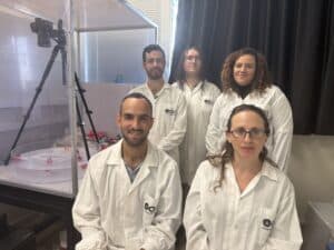 فريق مختبر البروفيسورة نعومي أوبنهايمر. الصورة: جامعة تل أبيب.