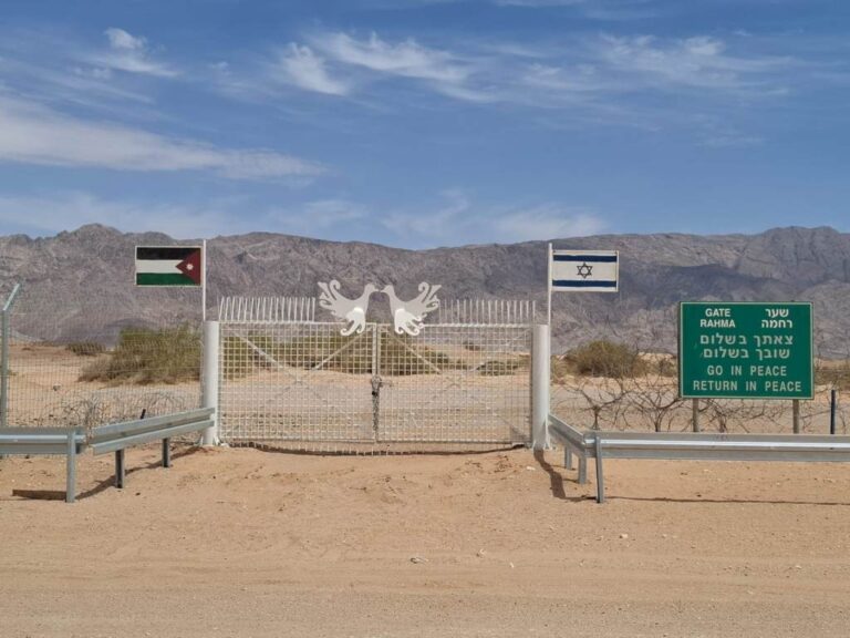 حاجز اصطناعي في منطقة تُستخدم كممر بيئي. بوابة السلام بين إسرائيل والأردن، بالقرب من كيبوتس يوتفاتا وكفار رحمة. الصورة: نيتسان سيغيف