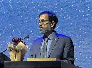 أميت كشتريا، نائب مدير وكالة ناسا، في مؤتمر إيلان رامون الفضائي الحادي والعشرين الذي عقد في جامعة تل أبيب، 28 يناير 2025. تصوير: آفي بيليزوفسكي