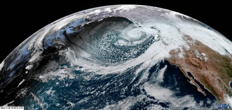 תמונת לוויין של סופת חורף בצפון-מערב אמריקה. מקור: CIRA