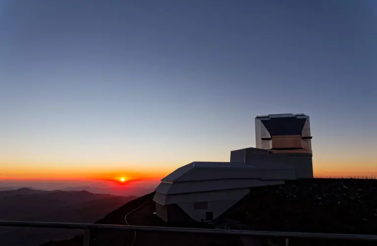 שקיעה, רגע לפני שטלסקופ ורה רובין מתחיל בפעילות הלילית. צילום יחצ, NSF