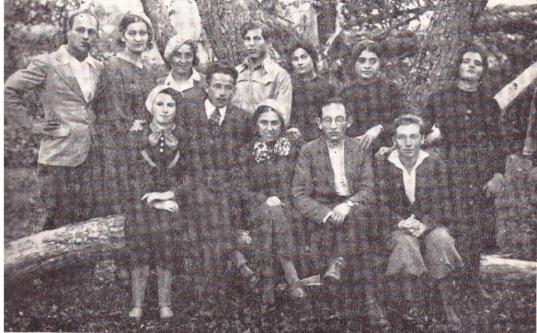 Members of "Hechaluts" in Kobylnik in the 1930s. Photo from the book Kobylnik.