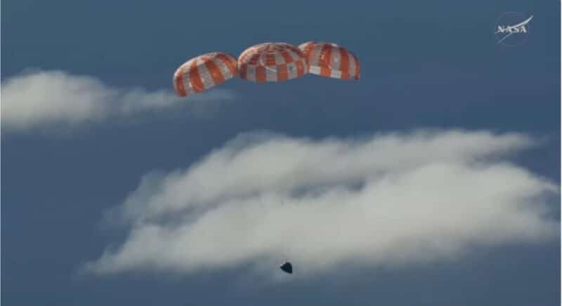 שניות לפני הנחיתה של החללית ארטמיס 2. צילום מסך: נאס"א