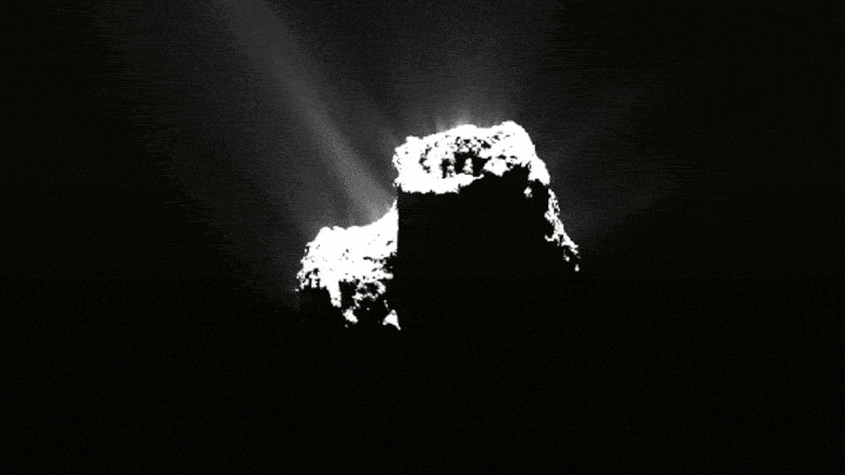 השביט 67P/Churyumov–Gerasimenko פולט גז ואבק כאשר מסלולו מקרב אותו לשמש. קרדיט: ESA/Rosetta/NAVCAM