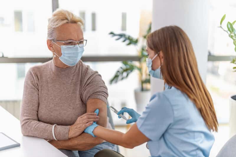 חיסון שפעת. למבוגרים מומלץ מינון חזק.  <a href="https://depositphotos.com. ">המחשה: depositphotos.com</a>