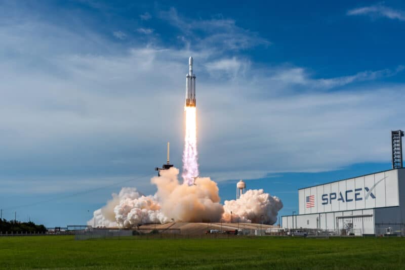 25 ביוני 2024: משגר Falcon Heavy של SpaceX נראה משגר את לוויין מזג האוויר GOES-U עבור NOAA ממתחם השיגור LC-39A של נאס"א בקייפ קנוורל, פלורידה. <a href="https://depositphotos.com">אילוסטרציה: depositphotos.com</a>