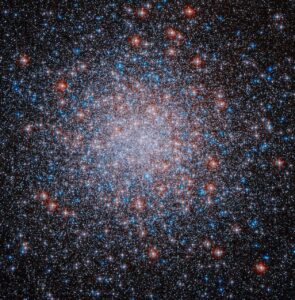 Hubble reveals a star-studded masterpiece: more than half a million ancient stars