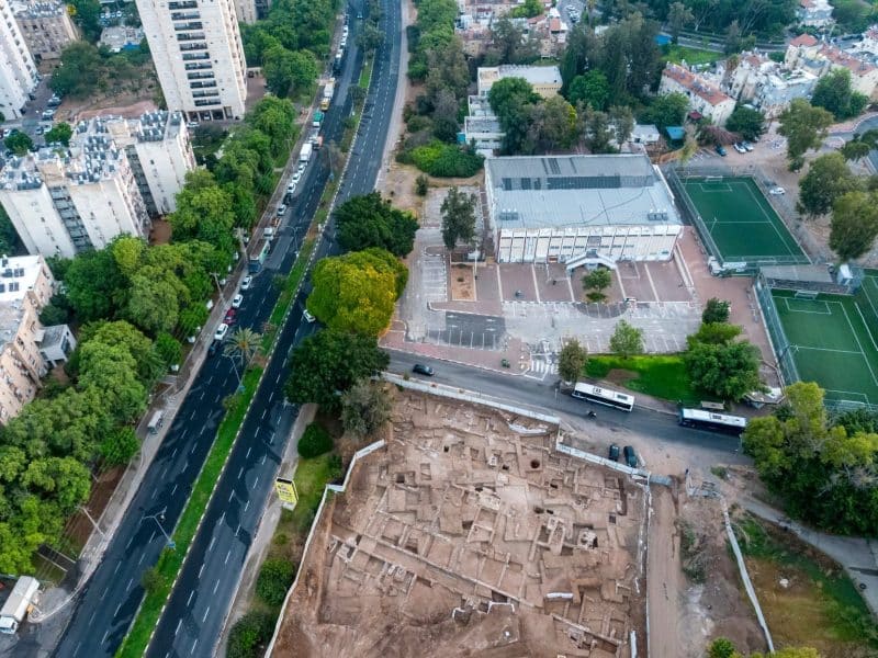 חדרים, מתקני תעשייה וכבשנים לאורך רחובות המתחם העתיק ברמת גן