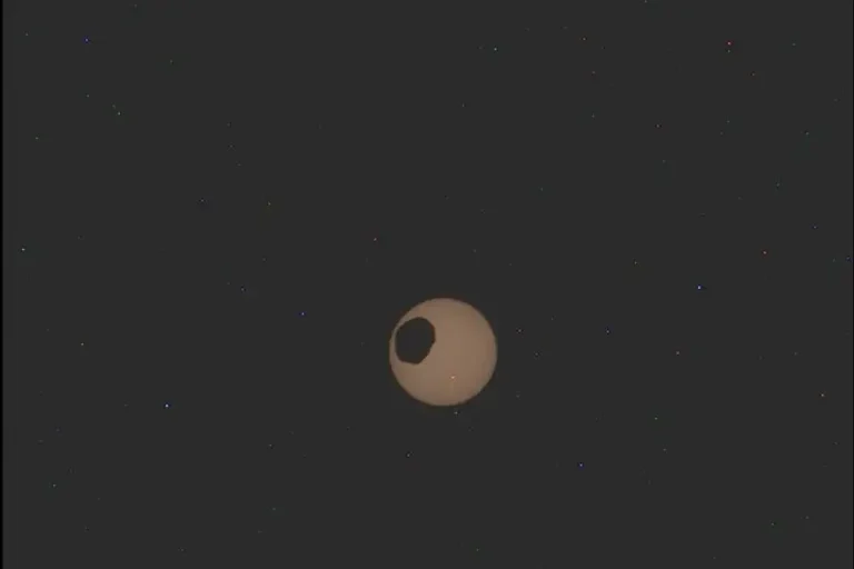 ליקוי החמה במאדים 13/8/2026. צילום נאס"א
