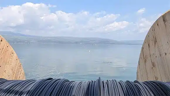 סיב אופטי באורך 14 קילומטרים הופך את קרקעית הכינרת למערך חיישנים