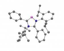 מבנה הפרודה C5-Abnormal N-Heterocyclic Carbene (כחול: אטום חנקן, סגול: אטום פחמן קרבן יוצא דופן, אפור: אטומי פחמן רגילים. קרדיט Bertrand lab, UC Riverside